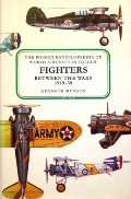 Book cover of Fighters Between the Wars 1919-39  by MUNSON, Kenneth 